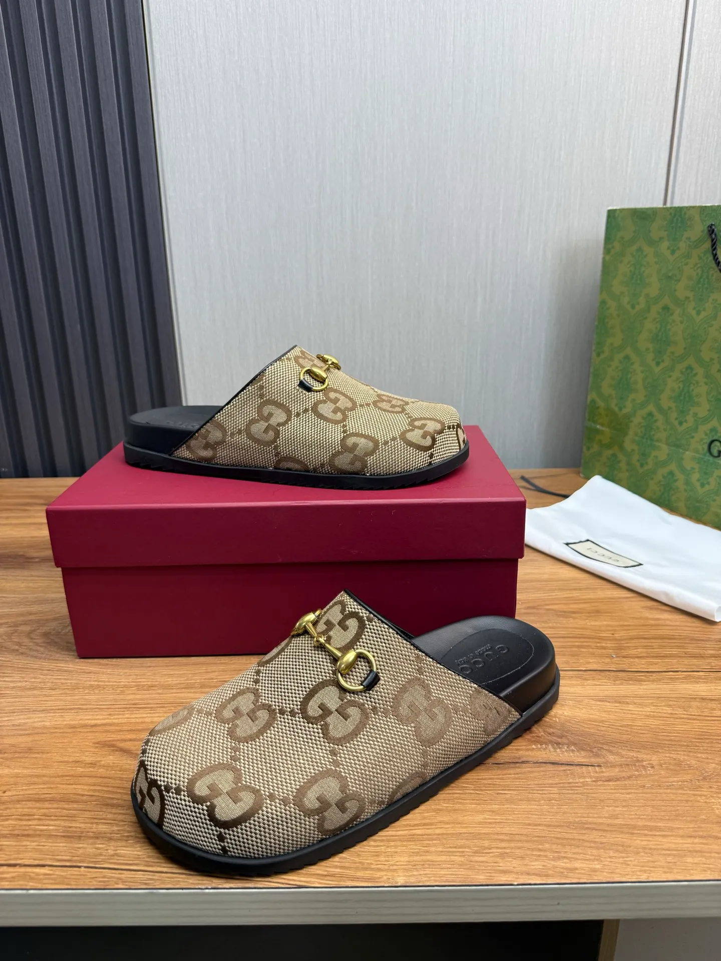 Men's men's shoes💰Pili 400💰Maoli 440💰 ＧＵＣＣＩGucci. Popular couple slippers hot sale🩷💚 🩴Official website one to one production 35-45 size 45 46 🉑️Customized!